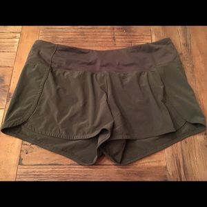 Lululemon speed up short size 10 olive green